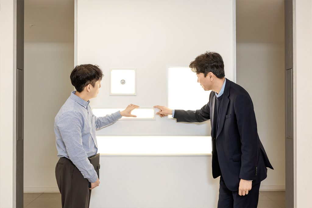 스위첸의 콘셉트에 맞추어 실내 공간에 포인트를 주는 조명을 납품하는 태주공업㈜은 믿음직한 협력사이다.