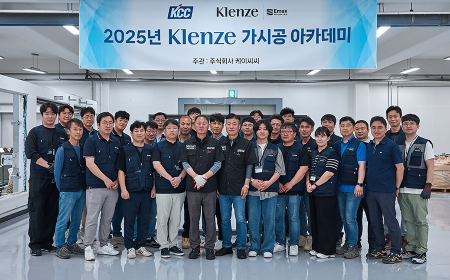 Read more about the article 섬세한 손길로 하이엔드 Klenze(클렌체)를 완성하다</br>클렌체 가시공 아카데미 심층 교육 1박 2일 진행