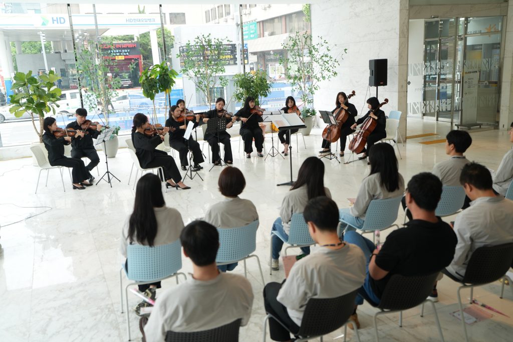 5월 20일 서울 서초동 KCC 본사에서 진행된 'KCC와 함께 하는 설레는 봄날' 음악회