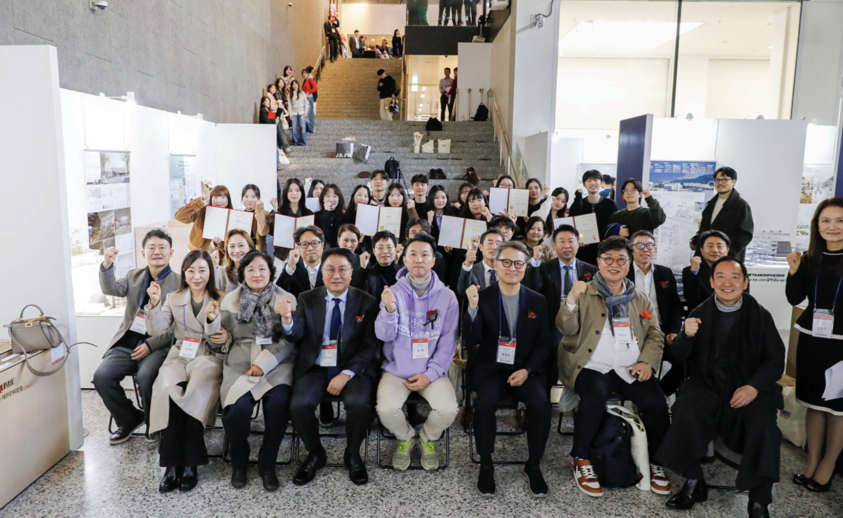 Read more about the article KCC글라스 홈씨씨 인테리어,</br>‘2024 대한민국 실내건축대전’ 시상식 성황리 개최