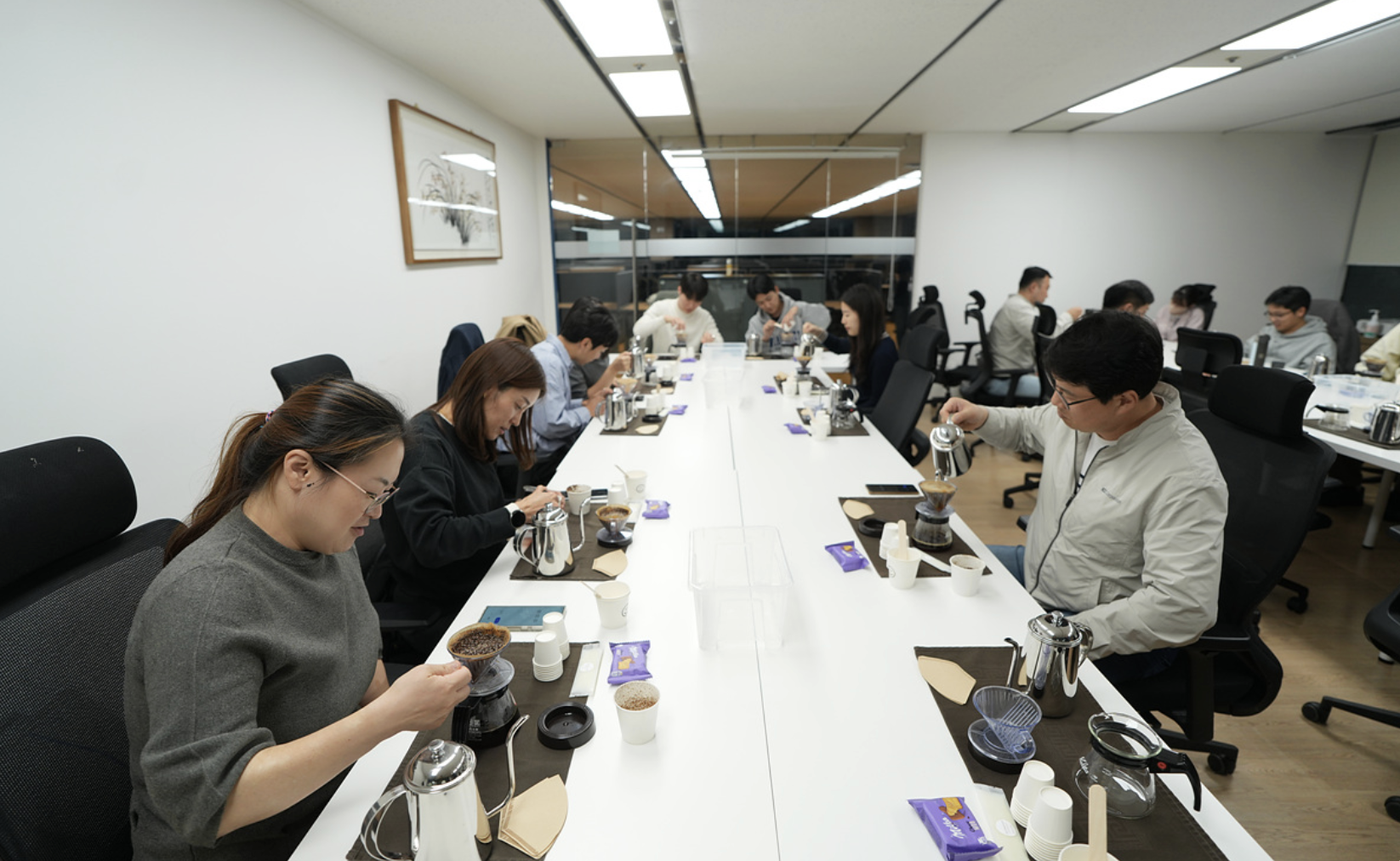 Read more about the article 임직원 대상 사내 ‘바리스타 체험’ 클래스 성료