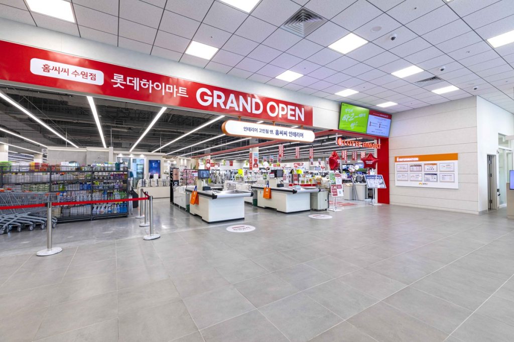 KCC글라스 홈씨씨 수원점에 입점한 롯데하이마트 매장 전경