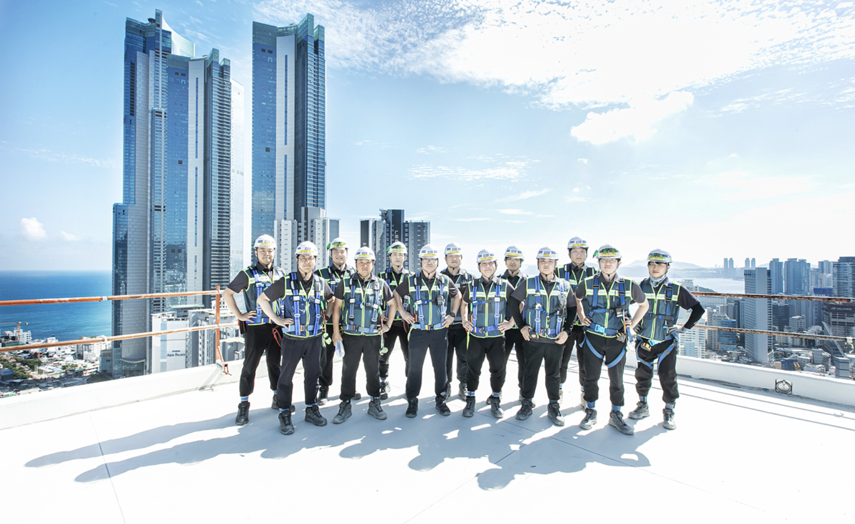 Read more about the article 땀방울로 명품 주거시설을 만드는 사람들<br>KCC건설 해운대 라센트 스위첸 건설 현장