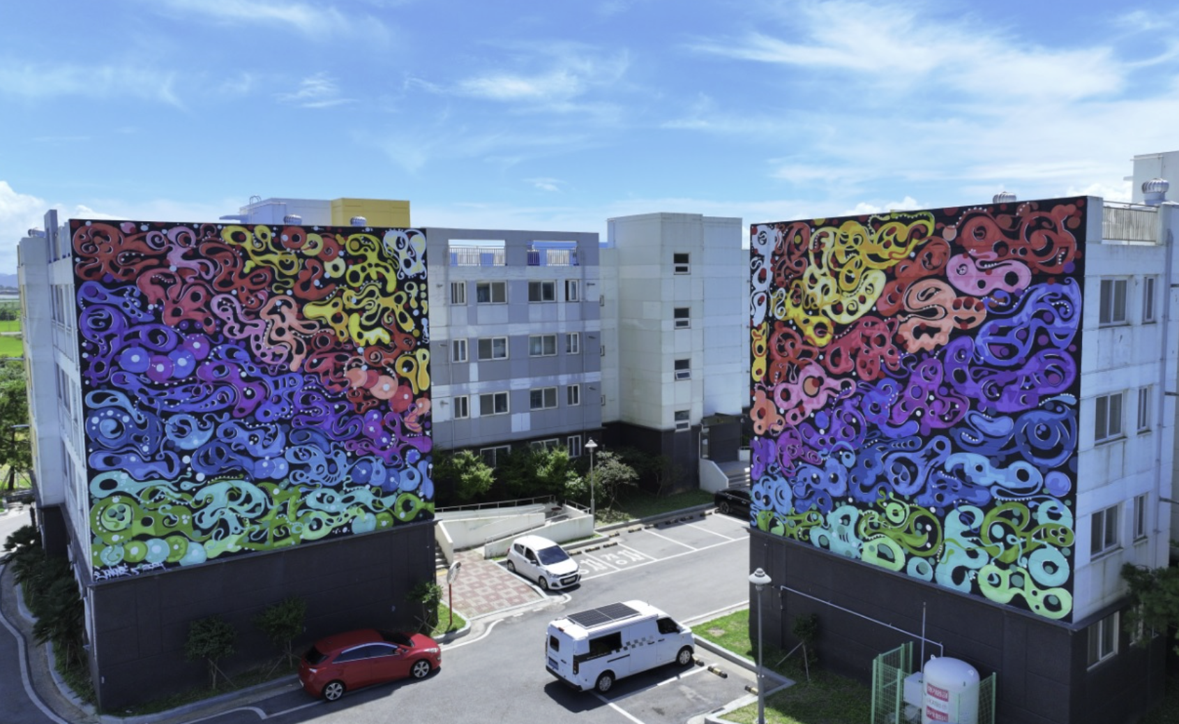 Read more about the article 신안군 x 어반브레이크 ‘위대한 낙서마을’ 프로젝트에 KCC 페인트 ‘숲으로’ 지원