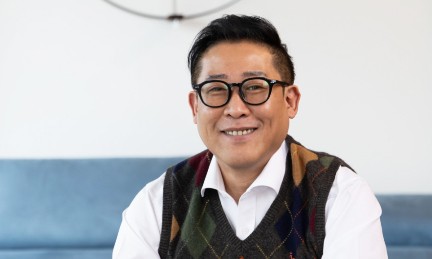 Read more about the article [인.구.사] 삶의 터전에 ‘인테리어’라는 가치를 더하다. “대전에 튼튼한 뿌리 내리고파”