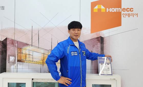 Read more about the article [인.구.사] 고객 만족에 힘 얻는 ‘창호 전도사’