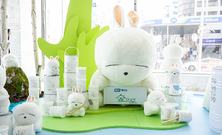 Read more about the article [KCC NOW] 본사 로비에 깜짝 등장! ‘숲으로’ 간 마시마로