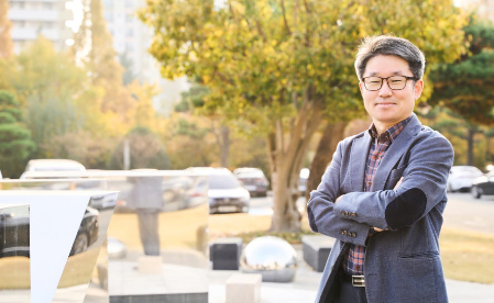 Read more about the article [이 사람의 연구실] ‘희토류가 나지 않는, 희토류 자석 강국’을 꿈꾸다