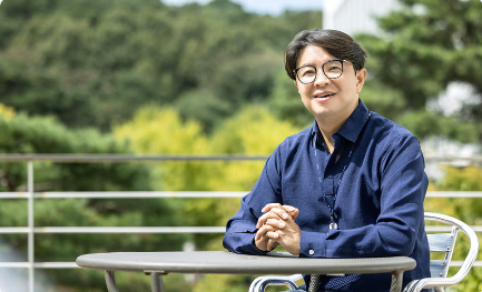 Read more about the article [이 사람의 연구실] 마이크로 OLED 디스플레이로 앞당기는 실감기술 시대