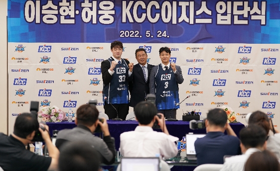 Read more about the article KCC이지스, BIG 2 이승현·허웅 영입으로 우승과 인기 모두 노린다