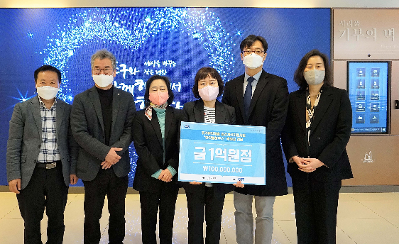 Read more about the article KCC, 5년 연속 반짝이는 KCC-서초구 ‘반딧불 하우스’ 사업으로 취약 계층 거주 환경 개선한다