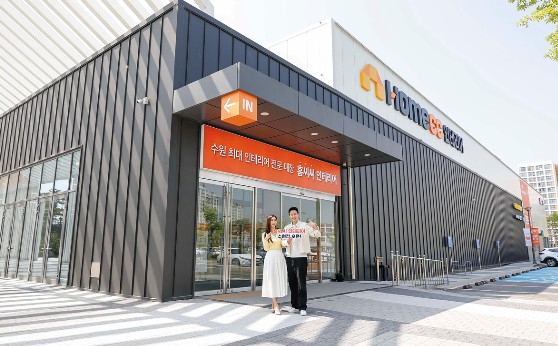 Read more about the article KCC글라스 홈씨씨 인테리어, 수원 최대 규모 인테리어 전문 매장 수원점 오픈