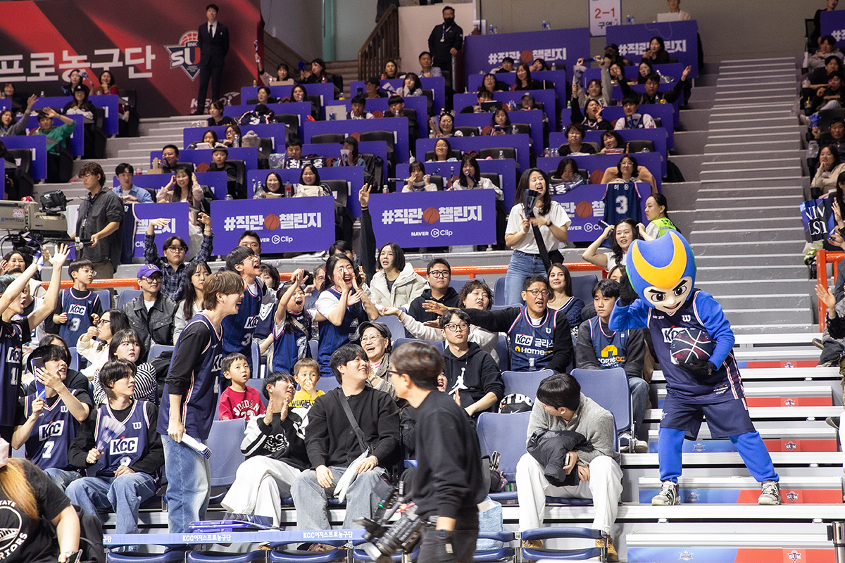 경기 내내 ‘최강 부산’을 외친 팬들은 하프타임에 열린 다양한 이벤트에도 참여하며 즐거운 시간을 보냈다.