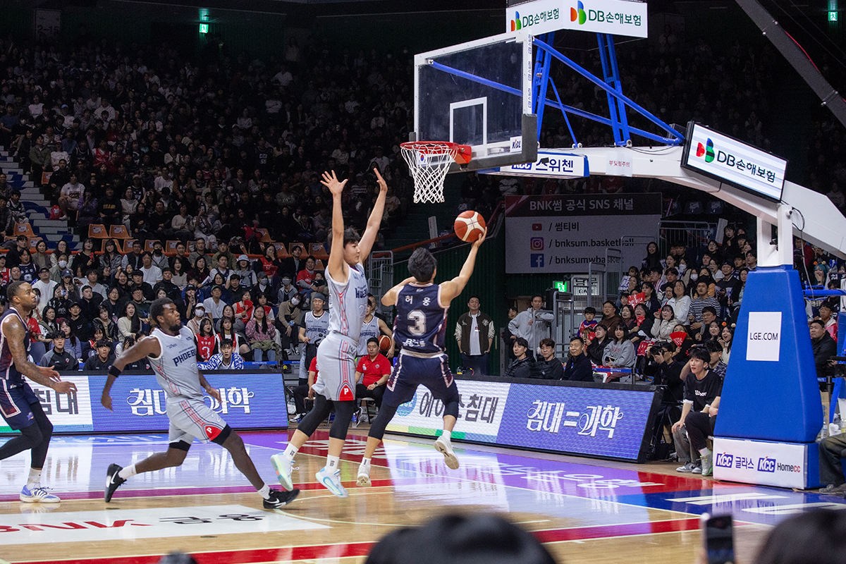 4쿼터까지 최선을 다해 경기에 임한 KCC 이지스 선수들