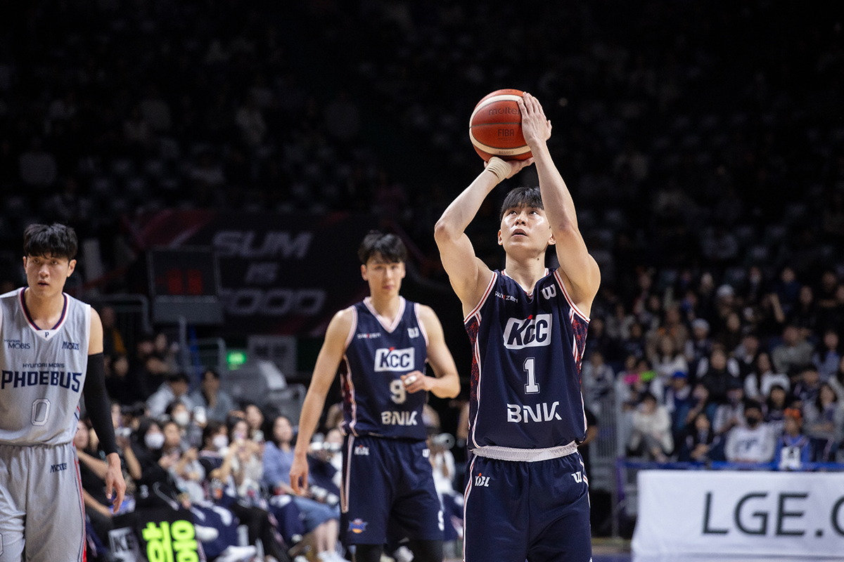 4쿼터까지 최선을 다해 경기에 임한 KCC 이지스 선수들