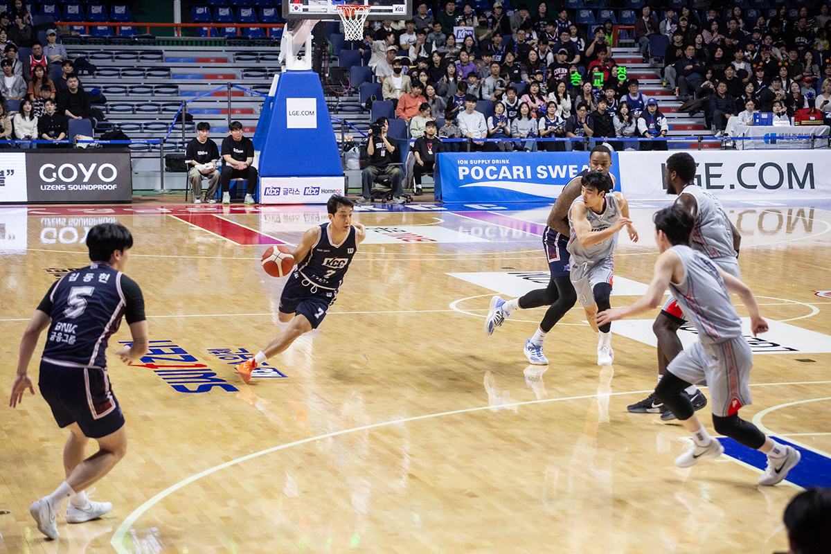 4쿼터까지 최선을 다해 경기에 임한 KCC 이지스 선수들