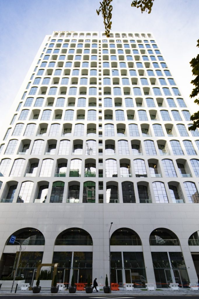 KCC글라스 홈씨씨의 '센스톤 울트라'가 적용된 루카831