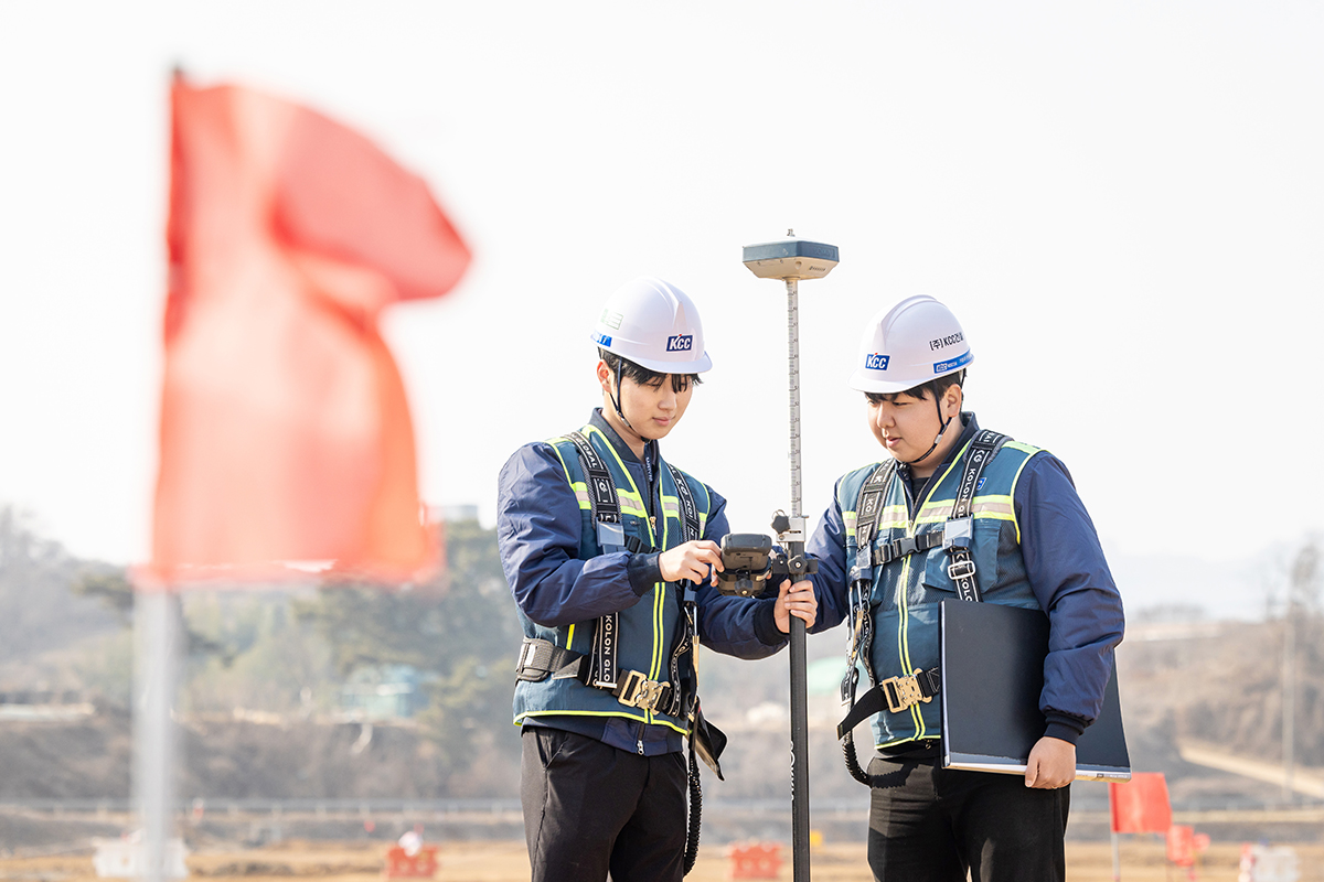 대산-당진 고속도로 제2공구 현장 구성원들은 데이터에 기반한 오차없는 시공으로 무재해 준공을 향해 달려가고 있다.