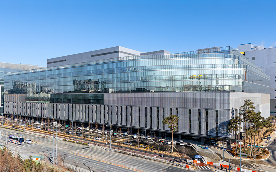 Read more about the article 자연을 품은 미래형 오피스<br>삼성전자 평택캠퍼스 사무3동