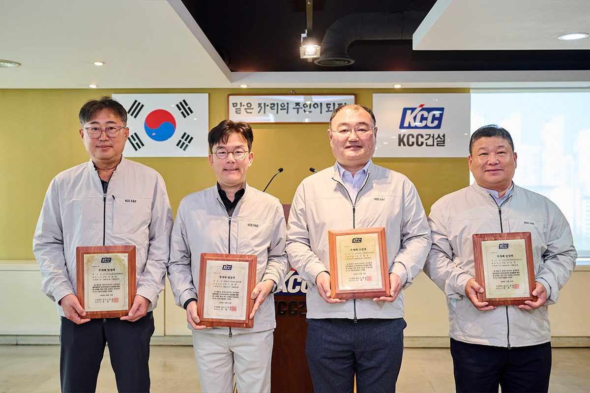 세종안성 고속도로 5공구, 포항 탄약고 교체 시설공사, 구미하이테크밸리(2단계) 조성공사 1공구, KCC 전주1공장 AMB 1차 증설 플랜트 현장이 무재해 달성으로 각각 표창을 받았다.