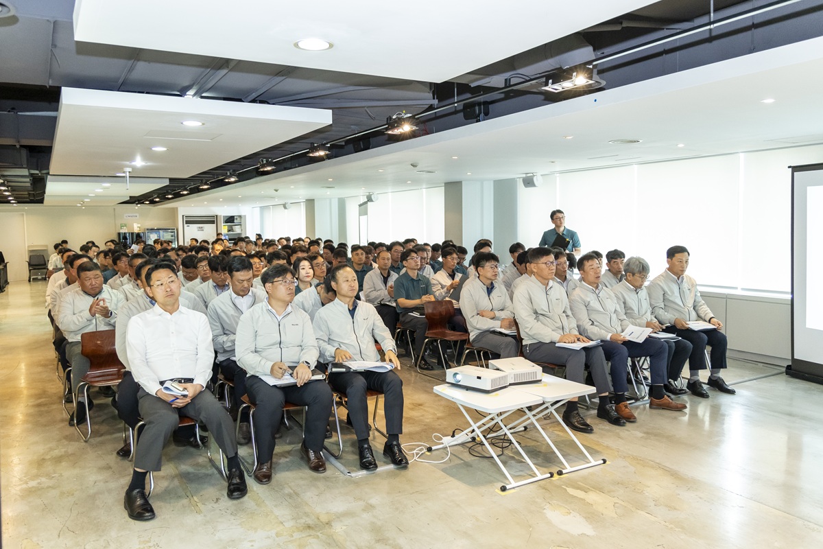 지난 7월 13일 열린 2026년 상반기 전사 운영회의에서 각 본부별로 상반기 실적과 하반기 추진 전략을 발표했다.